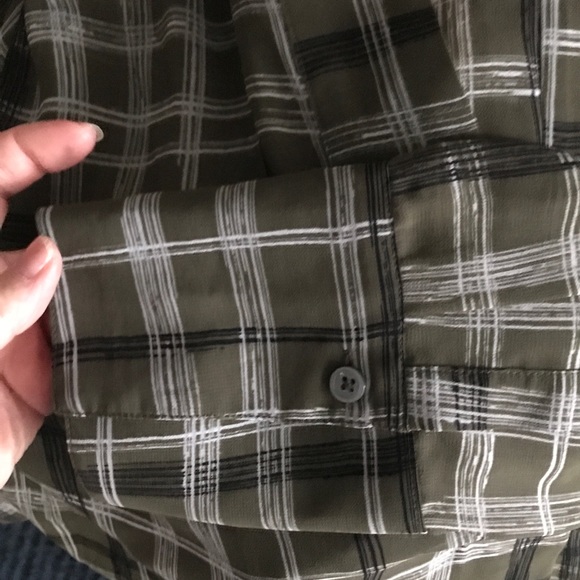 Lightweight Green Plaid Top by Banana Republic that’s sheer - Picture 6 of 7